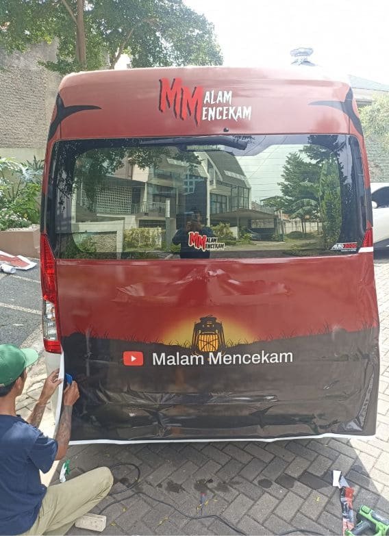 Proses Pemasangan Sticker